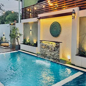 Hotel 8 Negombo